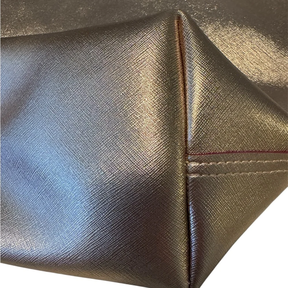Elegant Metallic Tote Bag - Picture 3 of 9
